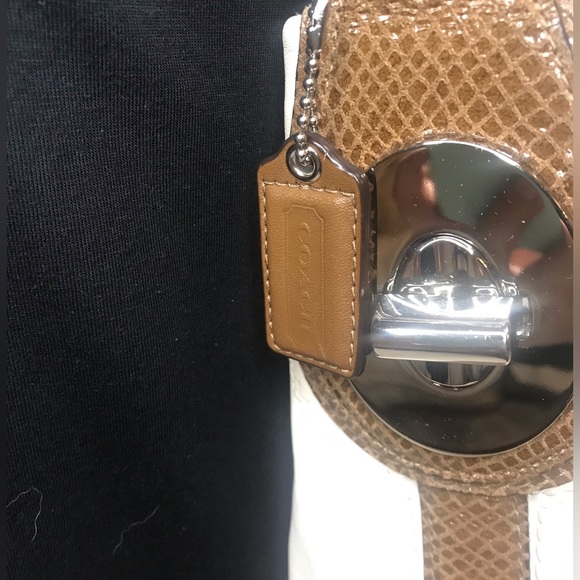 Vintage off white leather coach purse with brown strap - Picture 2 of 11